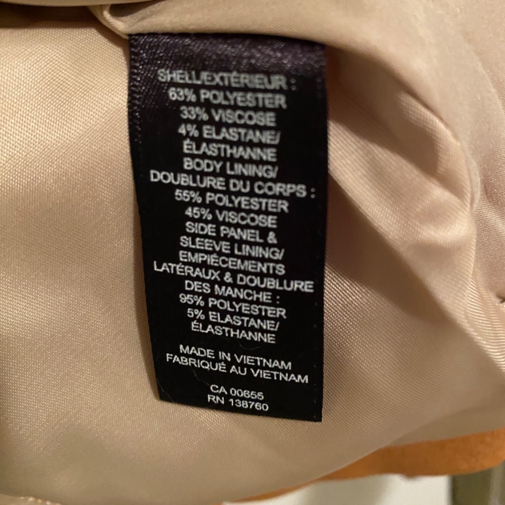 RW & CO. One-Button Fitted Blazer - Picture 5 of 7
